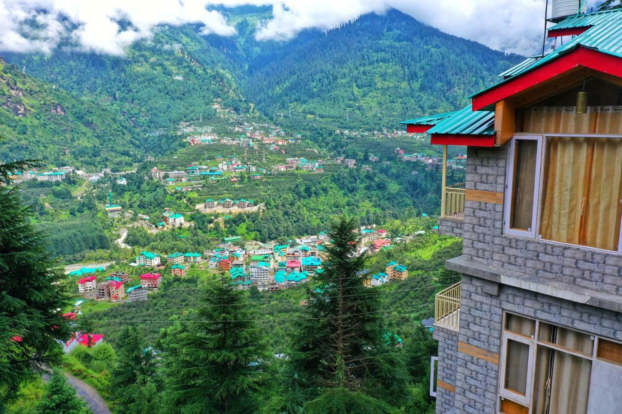 Highq Manali Hotel - Manali (Himachal Pradesh) — Photos 2